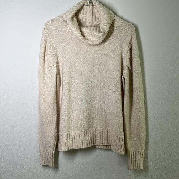 Cabi Cream Turtleneck Sweater Puff Sleeve Detail Size M - Picture 3 of 7